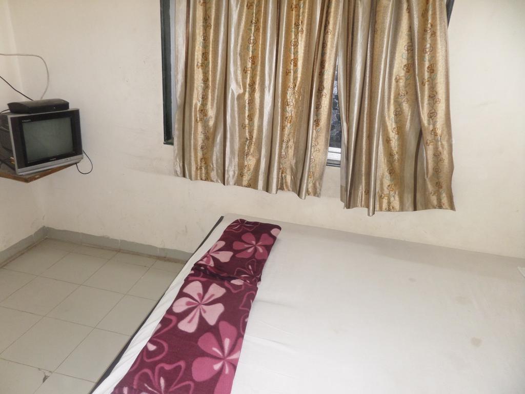 Indradeep Executive Otel Evrengabad Oda fotoğraf